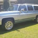 1989 Chevrolet Suburban 2500 with 454 fuel injected V8 low miles