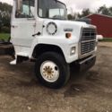 1989 Ford L7000 Diesel Single Axle Truck 6.6L 5 speed transmission