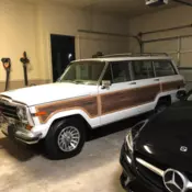 1989 jeep grand wagoneer in very good condition. 4x4 that will go anywhere.