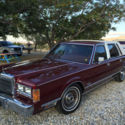 1989 Lincoln Town Car Base Sedan 4-Door 5.0L