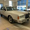 1989 Lincoln Town Car LOW MILES SHOW ROOM CONDITION... TRADES WELCOME