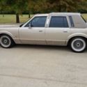 1989 Lincoln Town Car Signature Series (Mint Condition/Low Milage!!!)