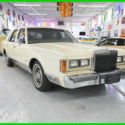 1989 Signature Used 5L V8 16V Automatic RWD Sedan