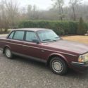 1989 Volvo 240 Runs and Drives - No Accidents Lowered Start Bid No Reserve