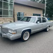 1990 1991 1992 cadillac brougham 5.7 like new !!