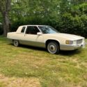 1990 Cadillac Fleetwood Coupe White FWD Automatic