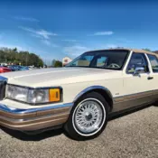 1990 LINCOLN TOWN CAR, ALABASTER W/ AZTEC GOLD LOWER TRIM with 76144 Miles avail