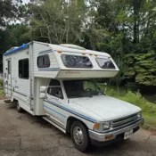 1990 Toyota Pickup White No Reserve.