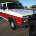1991 Chevrolet Suburban 1500 - 350 V8, 2WD, Arizona Tuck Rust Free SOLID BODY!