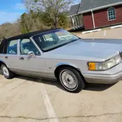 1991 Lincoln Town Car Signature