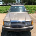 1991 Mercedes-Benz 300e *needs new engine* Parts or Fixer-Upper purchase.