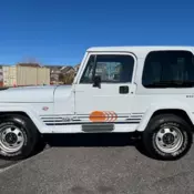 1992 Jeep Wrangler Islander with the 4.0 engine with hardtop and sunroof