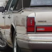 1992 Lincoln Town Car Signature 4dr Sedan 110758 Miles Gold Sedan 4.6L V8 Automa