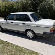 1992 Volvo 240 Sedan White BASE