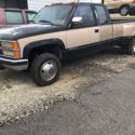 1993 CHEVROLET 3500 DUALLY EXTENDED CAB FOUR WHEEL DRIVE 5 SPEED MANUAL