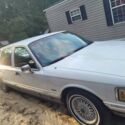 1993 Lincoln Town Car Sedan White RWD Automatic SIGNATURE
