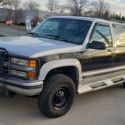 1994 Chevrolet Suburban 2500 4X4 V8 7.4 OIL LEAK -POSIBLE VALVE COVER GASKET