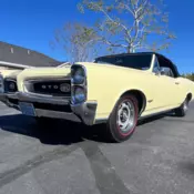 389 Tri-Power 4 Speed Posi 3:55 Rear Candlelite Cream Convertible