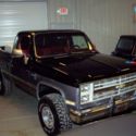 A-NICE-1-FAMILY-OWNED-5.7L-350-AC-4WD-SHORT-BED-AUTO-4X4-GMC-SIERRA-SISTER-TRUCK