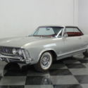 A VERY CLEAN SURVIVOR RIV, PERIOD CORRECT 401 NAILHEAD V8, AUTO, A/C, RUNS GREAT