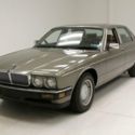 Alpine Green/Doeskin Colored Leather/Snappy I-6 3.6L EFI/Luxury Cruiser