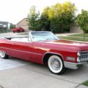 Beautiful 1966 Cadillac convertible - 429 V8- Air cond - red / white int -Loaded