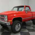 BEAUTIFUL LIFTED 4X4 SQUARE CHEVY, 350 FUELIE V8, AUTO, WELL-OPTIONED, CLEAN!!!