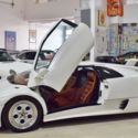 Beautiful Pearl White / Cocoa Brown Recently Serviced ONLY 24K KM!!