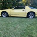 Beautiful Yellow 1987 5.7 liter Iroc Z-28 t-roof leather 64,000 miles