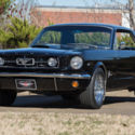 Black Ford Mustang 302V8
