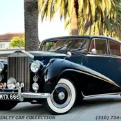 Black Rolls-Royce Silver Wraith