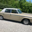 **Classic** 1964 Studebaker Cruiser V8  - Two Tone