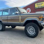 Classic 1989 Jeep Grand Wagoneer Lifted Rust Free Waggy ONLY 66,810 Miles