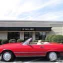 CLEAN CARFAX CERTIFIED! VERY PRISTINE MERCEDES-BENZ 560SL! COLLECTOR QUALITY!