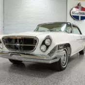 Combination coupe of Luxury and Power