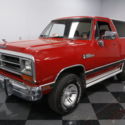 COMPLETE & CLEAN, EFI 318 V8, AUTO, 4X4, A/C, DANA 44, NICE OVERALL, SOLID VALUE