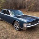 Dark blue Lincoln in excellent condition