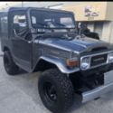 FJ40 1983 4x4 convertible with power steering wheel and front disk brakes !
