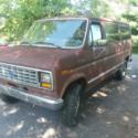 Ford E-250 Club Wagon with Trailer Hitch