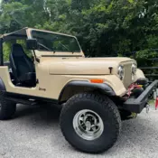 Fully restored Jeep CJ-7 V8