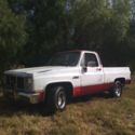 GMC SIERRA Short Box, 305 V8 engine. 700 R4 Trans,dual fuel tanks FM AM