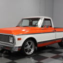 LOW STANCE, BIG WHEELS, GREAT COLOR COMBO, HOUNDSTOOTH BUCKETS, 350 V8, PS, PB!!