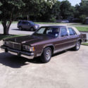 Luxury V8 &quot;Panther&quot; platform shared with Lincoln Mark VI and Ford LTD Crown Vic