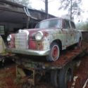 Mercedes-Benz 180  Sedan 4-Cylinder 3-Speed Manual