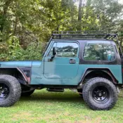 No Under Body Rust, West Coast Jeep,4in Off Road Lift Kit, 4WD,Winch/Air Compres