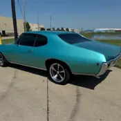 Pontiac GTO Restomod -smooth-shifting 4L70E automatic trans