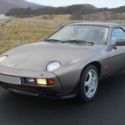 Porsche 928 S with manual dogleg gearbox