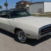 Rare 1970 Dodge Charger Big Block that is in amazing condition! Runs great!