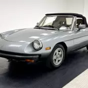 Sporty Design/Updated Interior/1779 DOHC I4/5-Speed Manual/Fun Top Down Skate