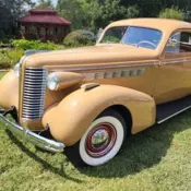Straight 8, Dual Carbs, 5 speed, Disc Brakes, A/C